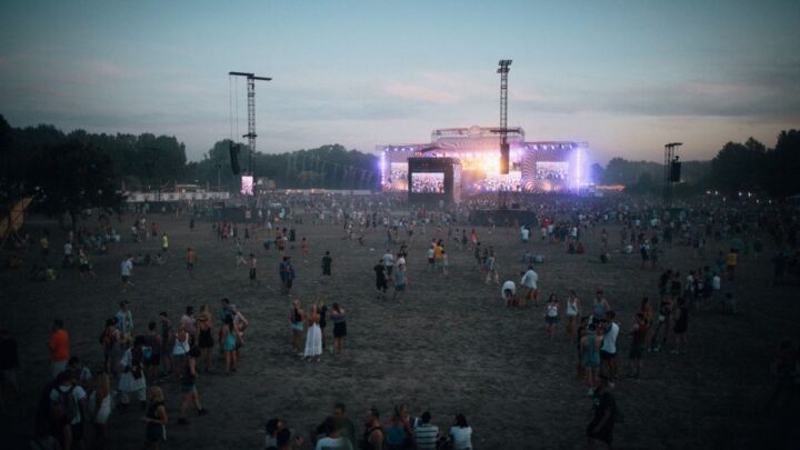 Ir a un concierto también es cuidarse: ocio cultural y salud mental
